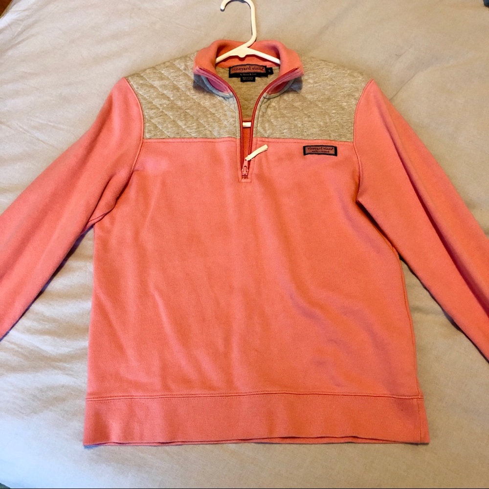 EUC Vineyard Vines Shep Shirt with quilting